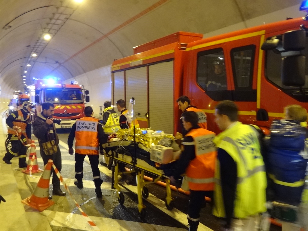 Figura 1. Ejercicio de emergencia en el túnel de Talent (Francia)